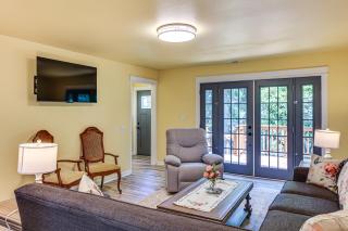 2 Mi to Dtwn Tacoma Charming Home with Deck and Yard! - Tacoma - 6