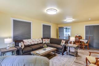 2 Mi to Dtwn Tacoma Charming Home with Deck and Yard! - Tacoma - 5