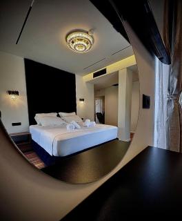Martin Luxury Hotel - Gjirokastër - 8