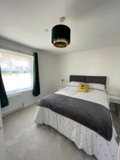 Quiet and Central, Modern Bungalow - 6