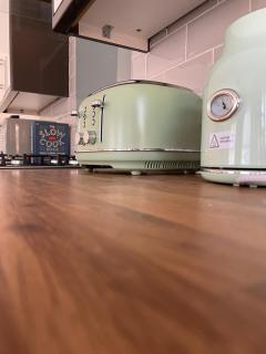Quiet and Central, Modern Bungalow - Hereford - 1