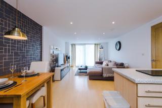 Central Leeds 2BR 2BA, Wi-Fi, Kitchen, Sleeps 5 - Leeds - 6