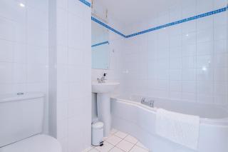 Central Leeds 2BR 2BA, Wi-Fi, Kitchen, Sleeps 5 - Leeds - 2