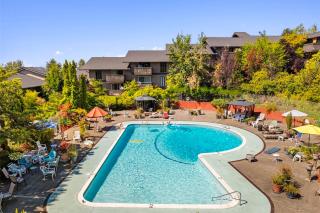 Pet-Friendly Condo with Community Perks in Renton - Renton - 8