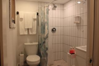 Rustic Guest Suite - Ucluelet - 4
