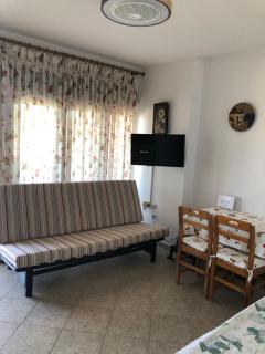 THE HOUSE WITH THE VIEW - 7