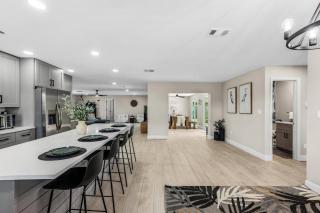 Pool, Spa & Dock | Modern Canal-Front Escape - Cape Coral - 4
