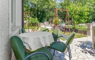 2 Bedroom Awesome Apartment In Tribalj - 4