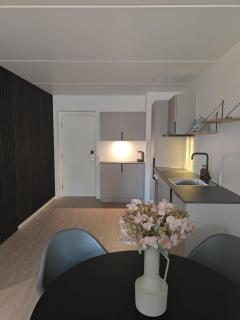 Modern Apartment With Pool & Fitness - 6