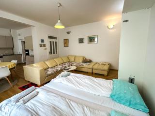 Apartment With Private Parking - Sarajevo - 4
