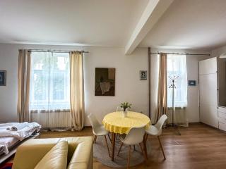 Apartment With Private Parking - Sarajevo - 2