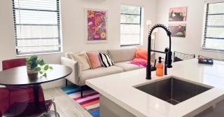 The Chill Pill - Wilton Drive and Jacuzzi - 2