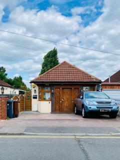 Manor Villa - Dagenham - 9