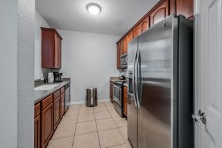IS3-205 Lakefront Condo - Universal Studios - Orlando - 3