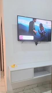 Marina Bay Elegance Room Balcony Overlooking Luxury Yachts - 2