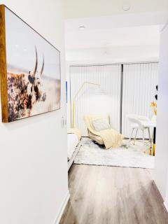 Bright & Cozy 1 Bedroom Retreat - 3