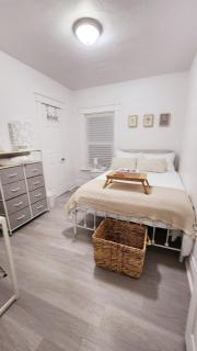 New Renovated 2 Bedroom USA Side - Niagara Falls - 5