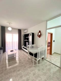 Monochrome Apartment By Adriatic Living - Durazzo - 8