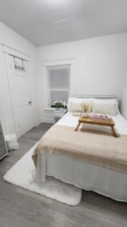 New Renovated 2 Bedroom USA Side - Niagara Falls - 4