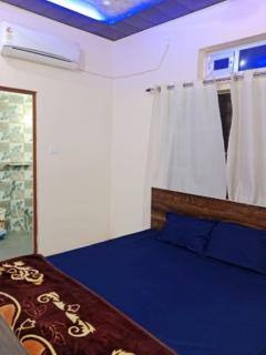 Hotel Mahadev guest house Fully AC OR NON AC Room In Varanasi - 4
