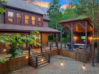 New! Near Attractions, Private Balcony, Pets Welcome, Paved Road, Hot Tub - Broken Bow - 9