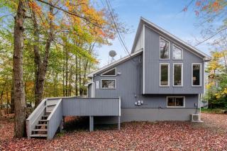 Cozy Lakefront Poconos Cabin Hot Tub Kayaks - Tobyhanna - 7