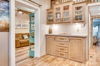 Walk to Lake Beaches Cabin with Patio in Belmont! - Belmont - 5