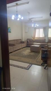 شقة واسعة ثلاث غرف وصالة مع شرفة - Salalah - 3