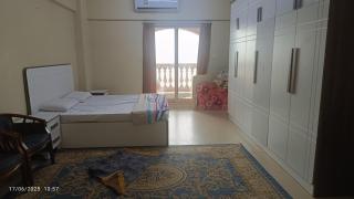شقة واسعة ثلاث غرف وصالة مع شرفة - Salalah - 2