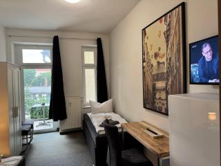 Apartment Leipziger Straße - modernes 3-Schlafzimmer-Apartment mit Balkon und kostenfreien Stellplatz - Erfurt - 1