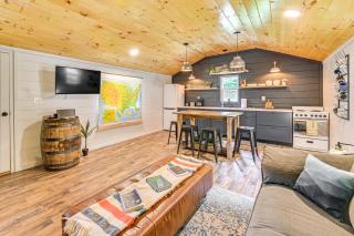 Covered Deck and Hot Tub Cozy Retreat in Campton! - Campton - 0