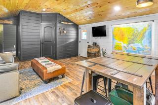 Covered Deck and Hot Tub Cozy Retreat in Campton! - Campton - 4