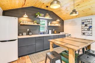 Covered Deck and Hot Tub Cozy Retreat in Campton! - Campton - 3