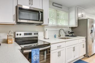 Walk to Ocean Unit with Deck in Fernandina Beach! - Fernandina Beach - 1
