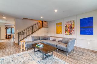Spacious & Spotless Home in A2 Walk to Big House - Ann Arbor - 2