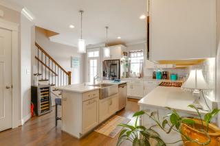 Walk to Ocean Group Getaway in Virginia Beach! - 2