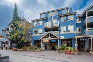 1BR Stylish Condo central Village Location with Private Balcony - Whistler - 1