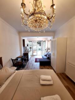 KindStay Suites Prague Airport - Terrace Suite - Tuchoměřice - 1