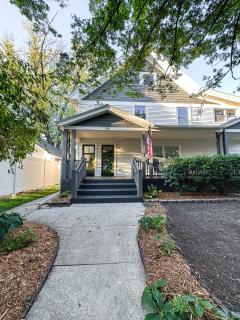 Newly Renovated Neighborhood Gem - Ann Arbor - 3