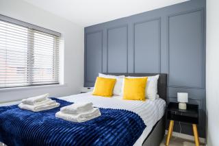 Modern 2 Bed Flat, Wifi, Parking, Self Check-in, Sleeps 5, 2 bathrooms, Close to Stepping Hill & Motorways - Stockport - 5