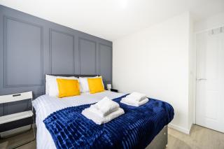 Modern 2 Bed Flat, Wifi, Parking, Self Check-in, Sleeps 5, 2 bathrooms, Close to Stepping Hill & Motorways - Stockport - 4