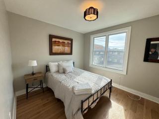 Updated Central 2BR APT near Downtown - Washington - 0