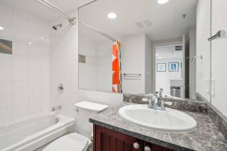 1BR Stylish Condo central Village Location with Private Balcony - Whistler - 2