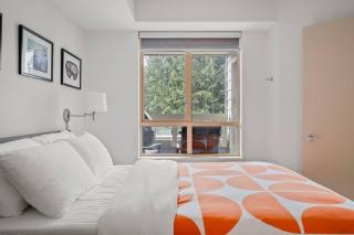 1BR Stylish Condo central Village Location with Private Balcony - Whistler - 9