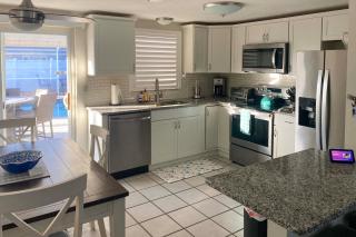 1 Mi to Beach Nokomis Home with Private Pool - Nokomis - 3