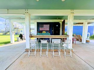 Surf & Turf Laid Back Slice of Island Life - Surfside Beach - 9