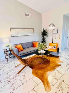 WarmNest Living - Central 2BR Home 10 mins to Strip - Long Stay Ready - Las Vegas - 2