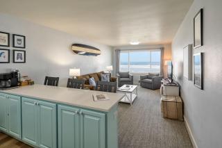 Oceanfront Suite - Upper Floor - Lincoln City - 0
