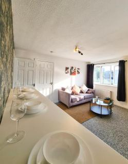 Thesiger Court Apartments - Free Private Parking - by Property Promise - Cardiff - 5