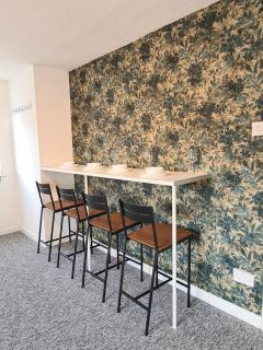 Thesiger Court Apartments - Free Private Parking - by Property Promise - 2